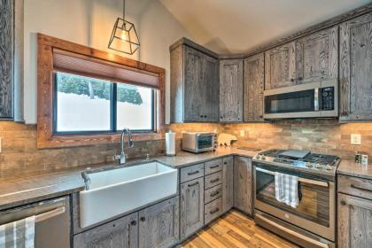 Mountain Retreat with Scenic View of Bridger Mtns! - image 11