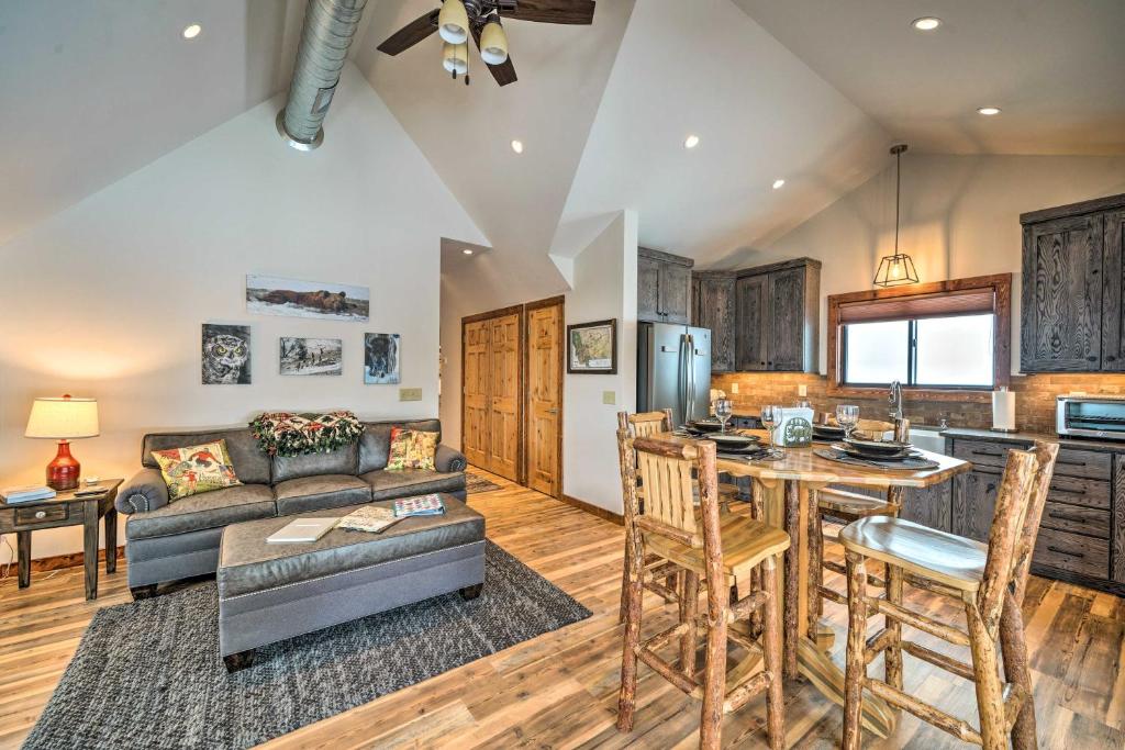 Mountain Retreat with Scenic View of Bridger Mtns! - image 6