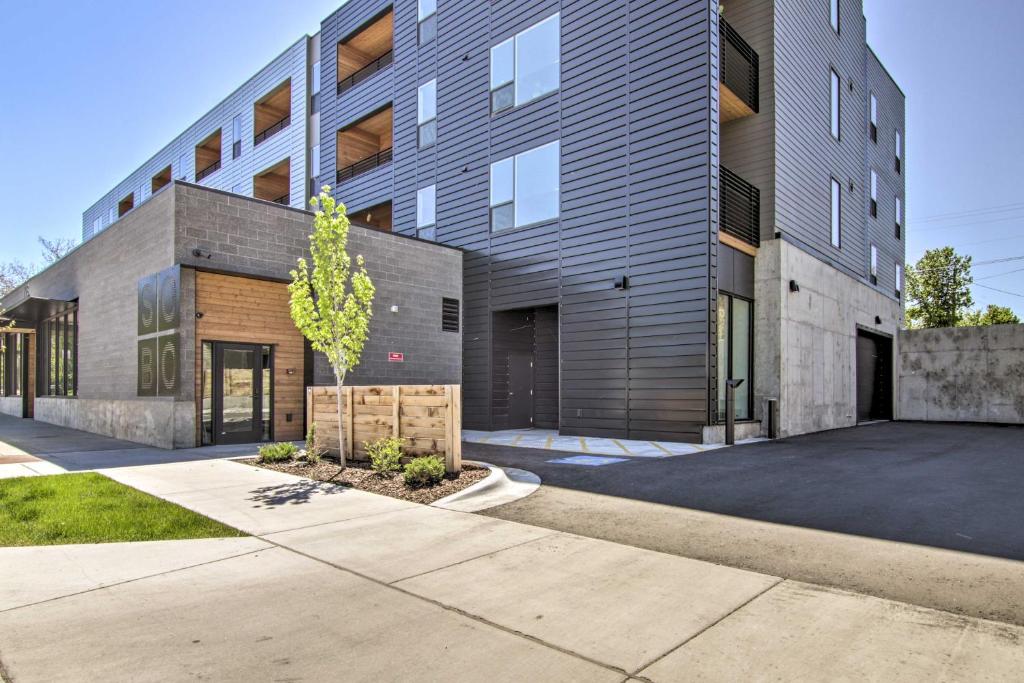 Stylish Bozeman Condo Steps to Main Street! - image 3