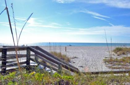 Paradise Beach   West 2414 Bradenton Beach Florida