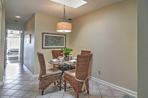 Pelican Cove Condo at Bradenton Beach with Pool! - image 3