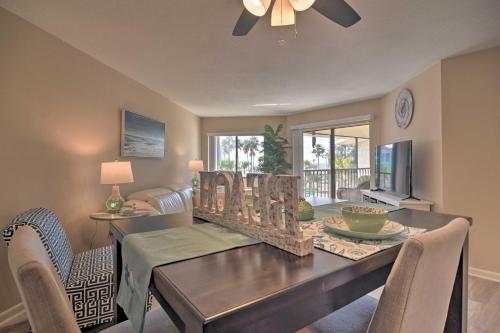 Renovated Beach Nook with Lanai Steps From Gulf - image 4