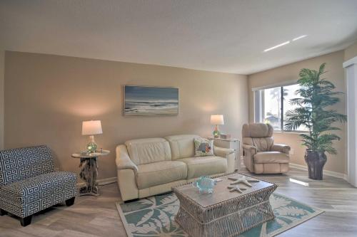 Renovated Beach Nook with Lanai Steps From Gulf - image 5