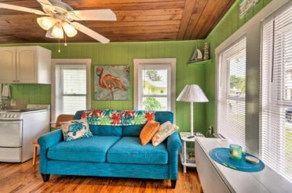 Bradenton Beach Home with Tiki Bar and Heated Pool - image 4