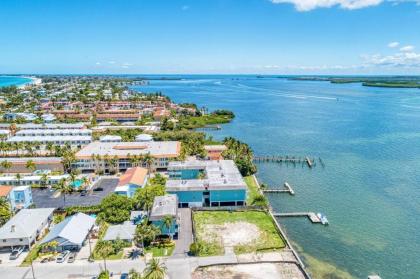 Anna Maria Island Bay Watch Bungalow - image 10