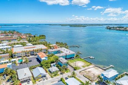 Anna Maria Island Bay Watch Bungalow - image 12