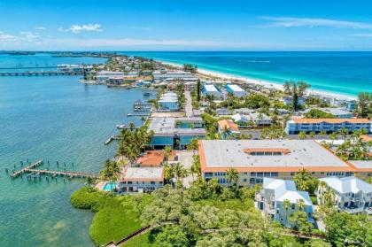 Anna Maria Island Bay Watch Bungalow - image 14