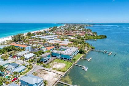 Anna Maria Island Bay Watch Bungalow - image 8