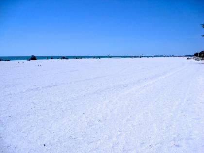 Anna Maria Island Bay Watch Bungalow - image 9