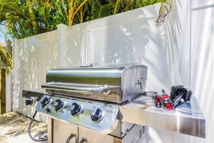 Captain’s Quarters at Anna Maria Island Inn - image 13