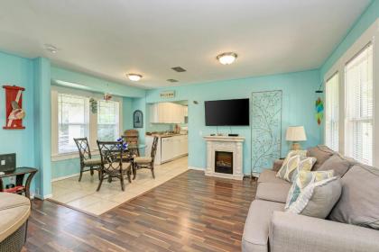 Cottage Haven-One Minute Walk To The Beach-Private Yards-Keyless Locks - image 13