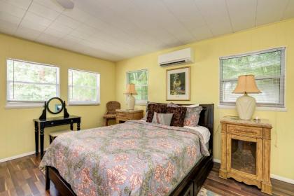 Cottage Haven-One Minute Walk To The Beach-Private Yards-Keyless Locks - image 15