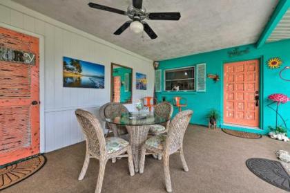 Lighthouse Cottage - Pet Friendly Bradenton Home - image 1