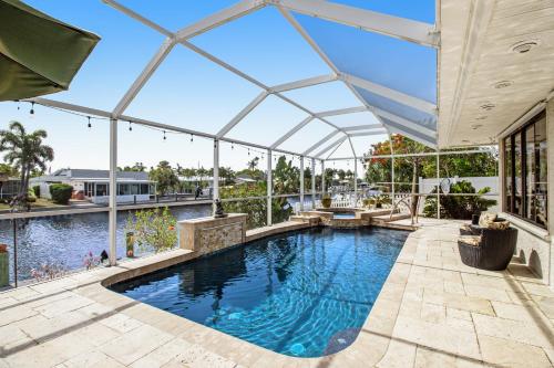 Coconut Terrace at Palma Sola Bay - image 5