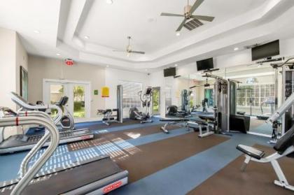 Viagem Amazing 1BR with Balcony Pool Gym - image 5