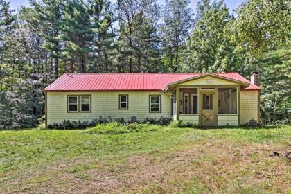 Rustic Bradford Cottage   14 miles to Sunapee mtn Bradford