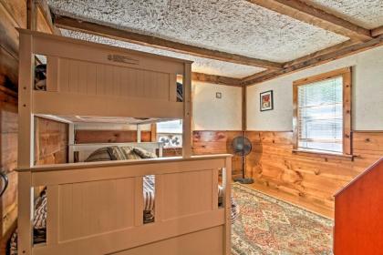 Rustic Bradford Cottage - 14 Miles to Sunapee Mtn! - image 6