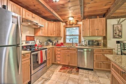 Rustic Bradford Cottage - 14 Miles to Sunapee Mtn! - image 8