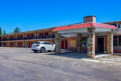 Econo Lodge Hotel