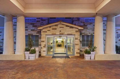 Holiday Inn Express & Suites Brady an IHG Hotel - image 11