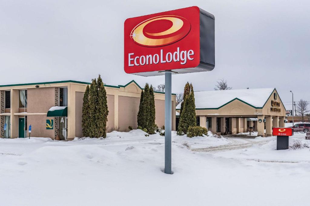 Econo Lodge - main image