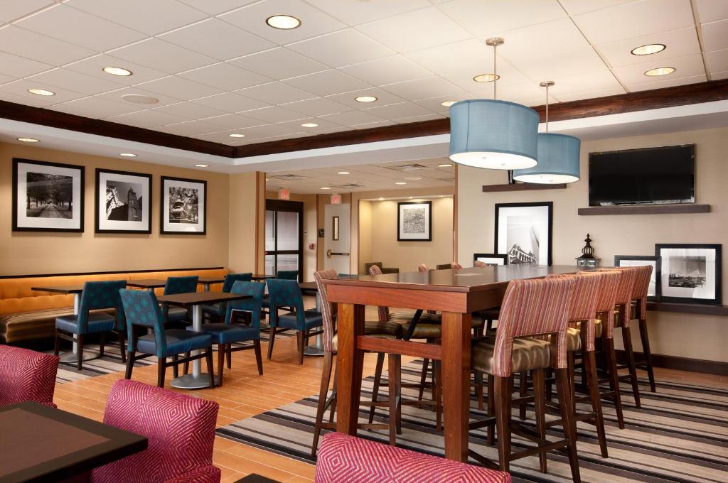 Hampton Inn Boston/Braintree - image 3