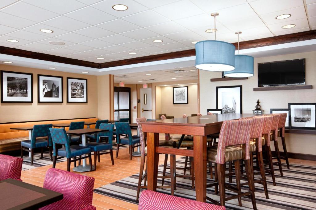 Hampton Inn Boston/Braintree - image 6