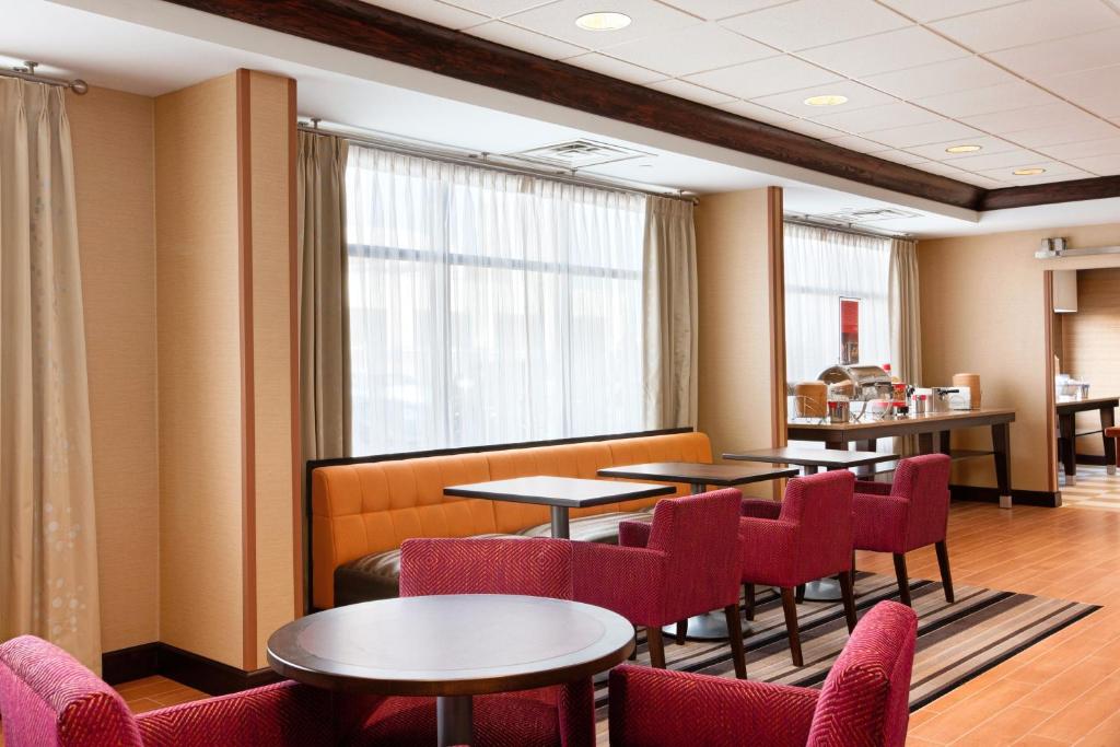 Hampton Inn Boston/Braintree - image 7