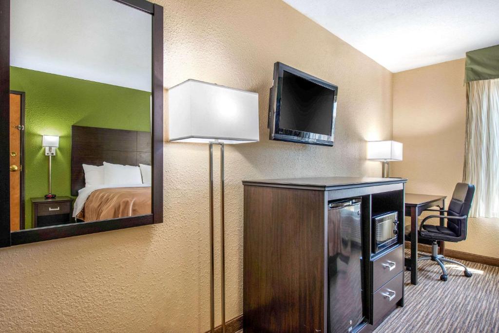 Quality Inn & Suites - image 3