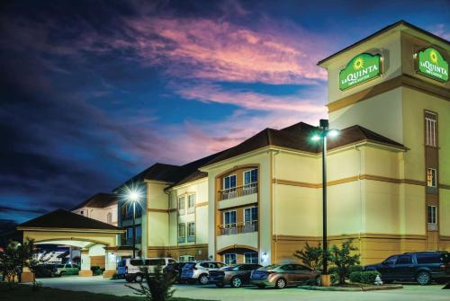 La Quinta Inn & Suites by Wyndham Brandon Jackson Airport East - main image