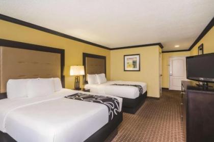 La Quinta Inn & Suites by Wyndham Brandon Jackson Airport East - image 3