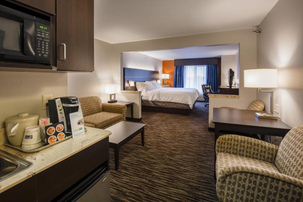 Holiday Inn Express Hotel & Suites Sioux Falls-Brandon an IHG Hotel - image 5