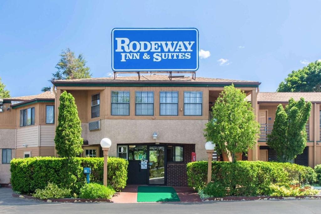 Rodeway Inn & Suites Branford - Guilford - main image