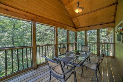 Cozy Branson West Cabin with Resort Style Amenities Branson West