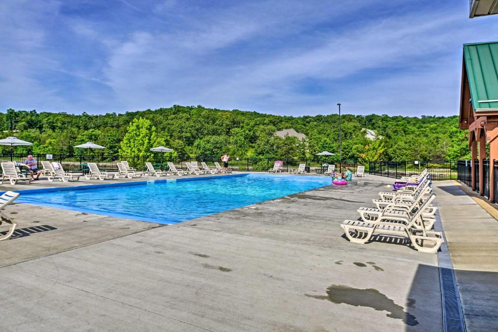 Patriot Lodge with 2 Pools by Silver Dollar City! - image 2