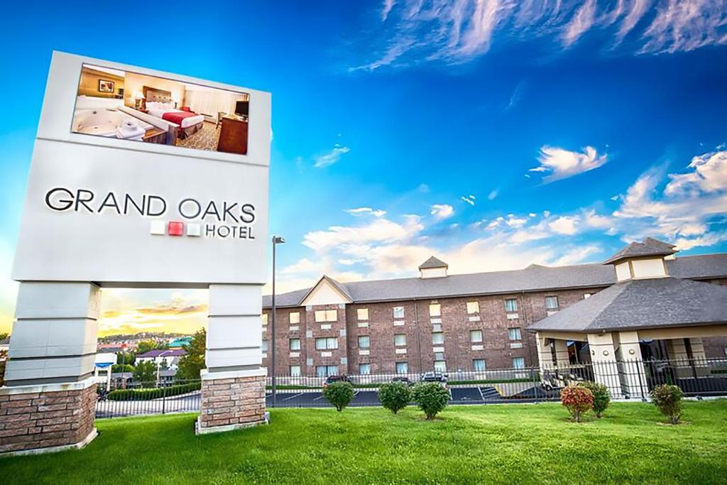 Grand Oaks Hotel - main image