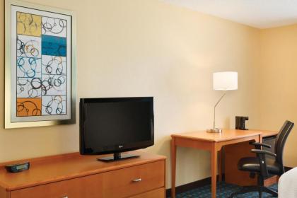 Fairfield Inn & Suites by Marriott Branson - image 2