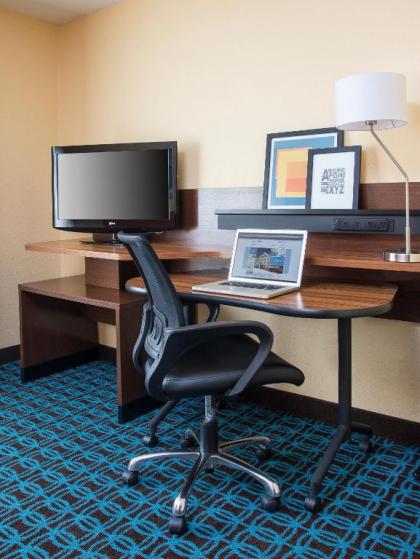 Fairfield Inn & Suites by Marriott Branson - image 4