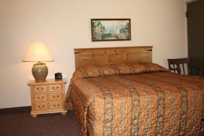 Outback Roadhouse Motel & Suites Branson - image 3