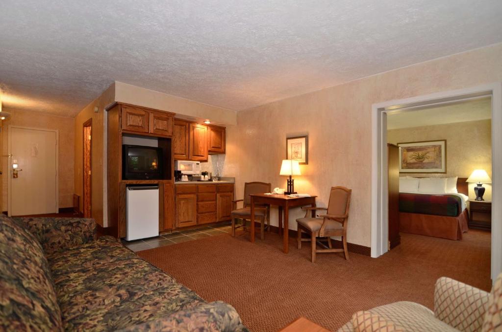 Best Western Branson Inn and Conference Center - image 4