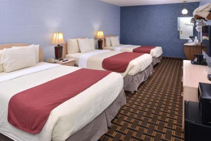 Americas Best Value Inn & Suites Branson - Near The Strip - image 4