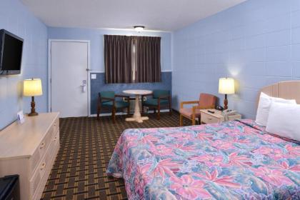 Americas Best Value Inn & Suites Branson - Near The Strip - image 5