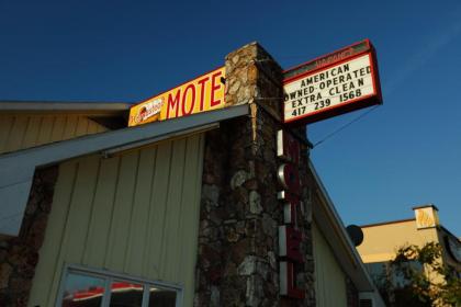 Homestead Motel - image 4