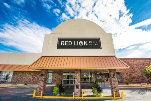 Red Lion Inn & Suites Branson - main image