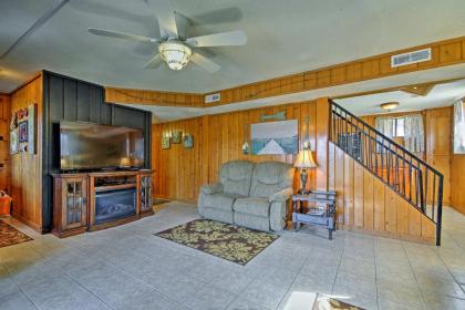 Expansive Branson Cabin with Lake View 3 Mi to SDC! - image 5