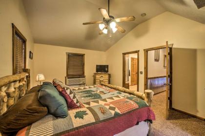 Cozy Rustic River Lodge Family Retreat Near SDC! - image 4