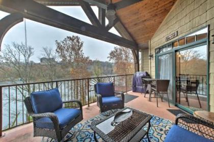 Condo Pool and Hot Tub - 3 Mi to Downtown Branson!