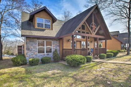 Rustic Lake Cabin  1 mi to Silver Dollar City