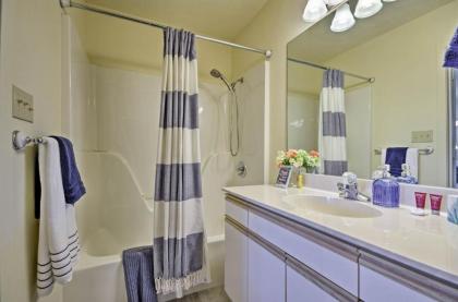 Family-Friendly Branson Condo with Outdoor Pool! - image 18