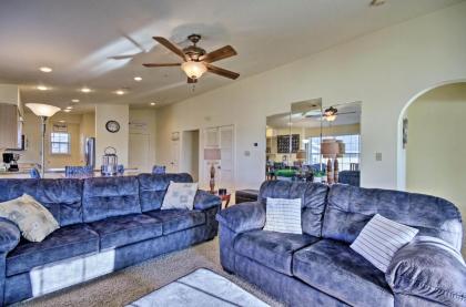 Family-Friendly Branson Condo with Outdoor Pool! - image 3